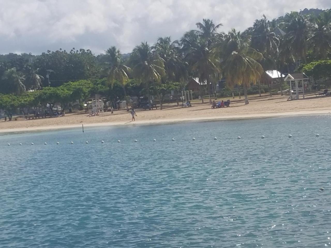 Rosi Ocean Sand Hotel Apt Ocho Rios Kültér fotó