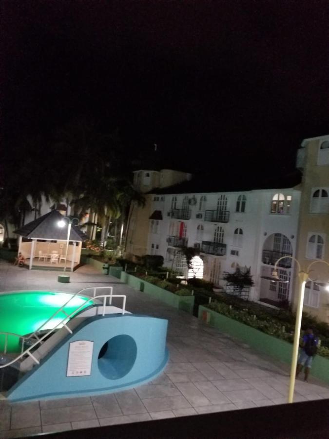 Rosi Ocean Sand Hotel Apt Ocho Rios Kültér fotó